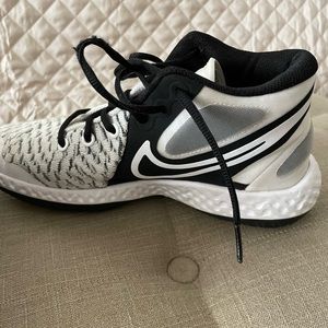 Women’s KD basketball shoes- MOTIVATED TO SELL- make me an offer!
